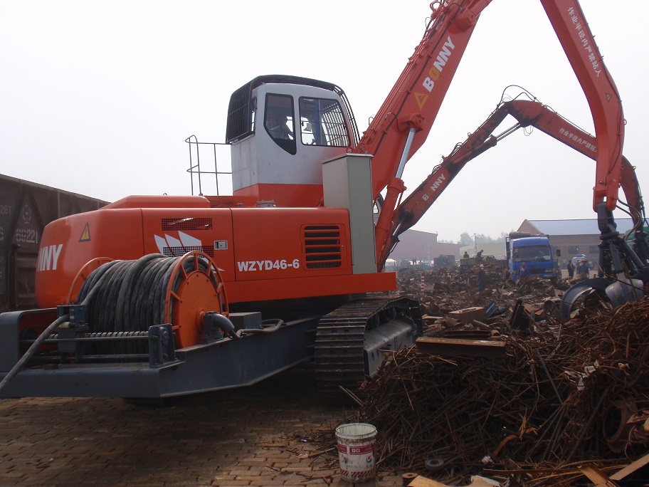 抓鋼機(jī)，抓料機(jī).jpg