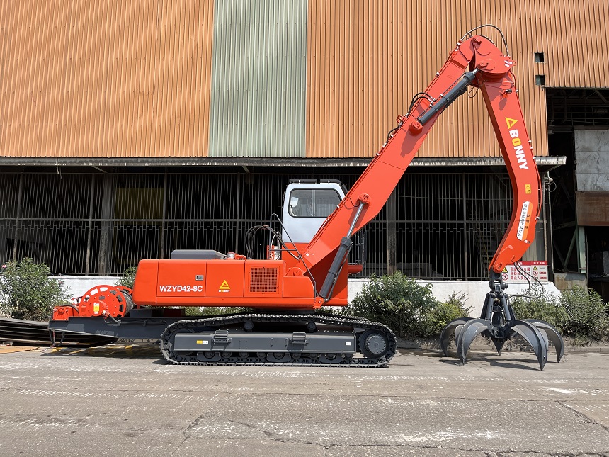 抓鋼機(jī).jpg 抓鋼機(jī).jpg