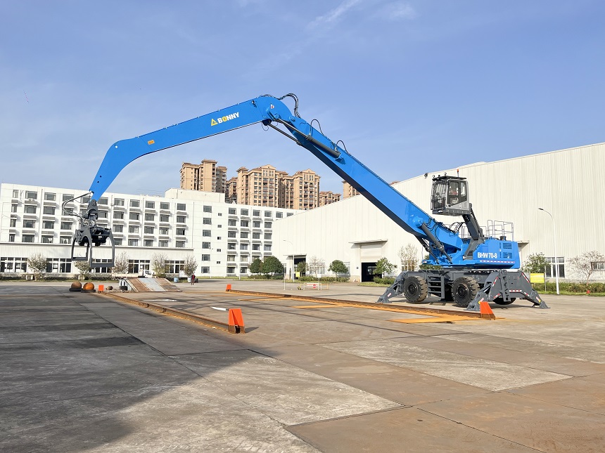 抓料機(jī).jpg 抓料機(jī).jpg